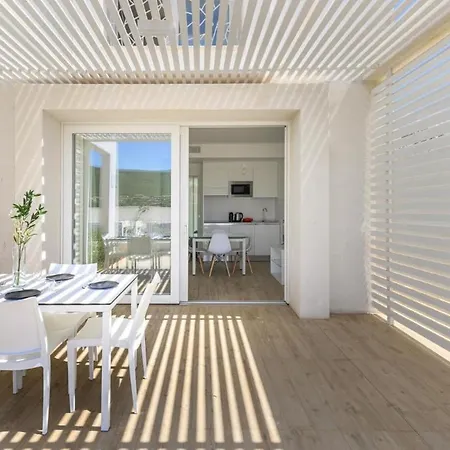 Stunning Capo Falcone Charming Apartments,1 Bed Comfort Apt Sleep 4 Pelosi Beach *