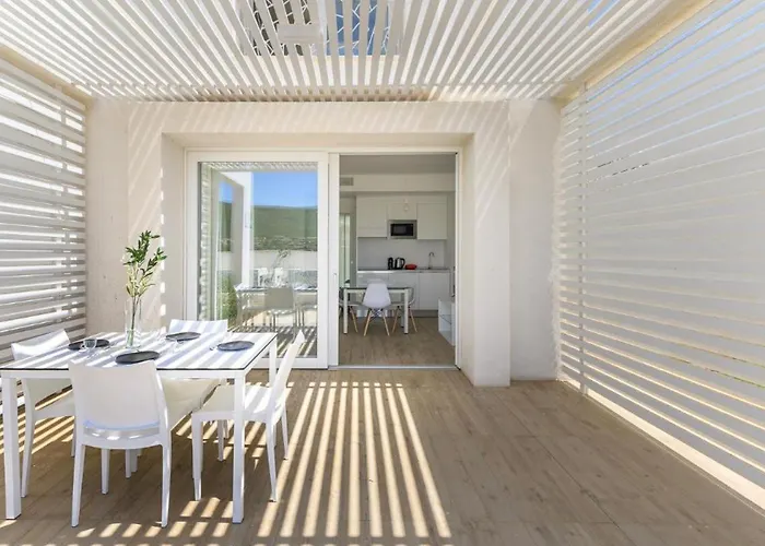 Stunning Capo Falcone Charming Apartments, 1 Bed Comfort Sleeps 4 With Child *